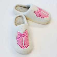 Load image into Gallery viewer, Pink Bow Slippers
