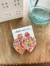 Load image into Gallery viewer, Confetti Beaded Heart Earrings