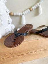 Load image into Gallery viewer, Black Knot Sandal