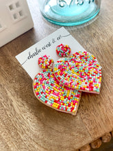 Load image into Gallery viewer, Confetti Beaded Heart Earrings