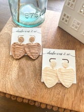 Load image into Gallery viewer, Straw Heart Earrings