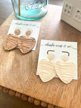 Load image into Gallery viewer, Straw Heart Earrings
