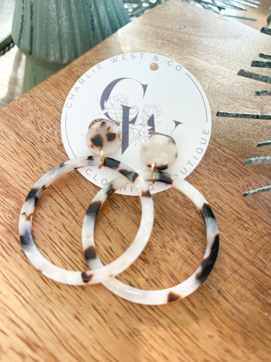 Tortoise Round Earrings